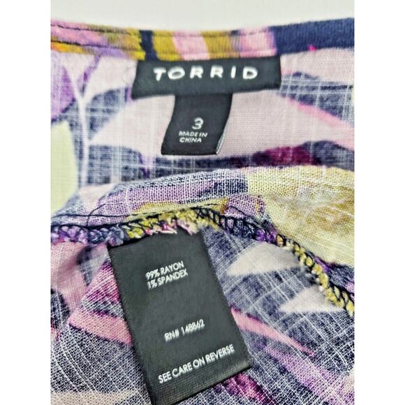 Torrid Top Plus Size 3 Rayon Palm Tree Print Purple Short Sleeve Womens 3X 3XL - Picture 7 of 7